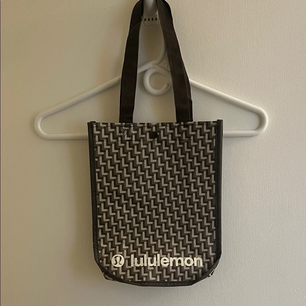 Lululemon Red, Black, and Gray Bags - Picture 14 of 17